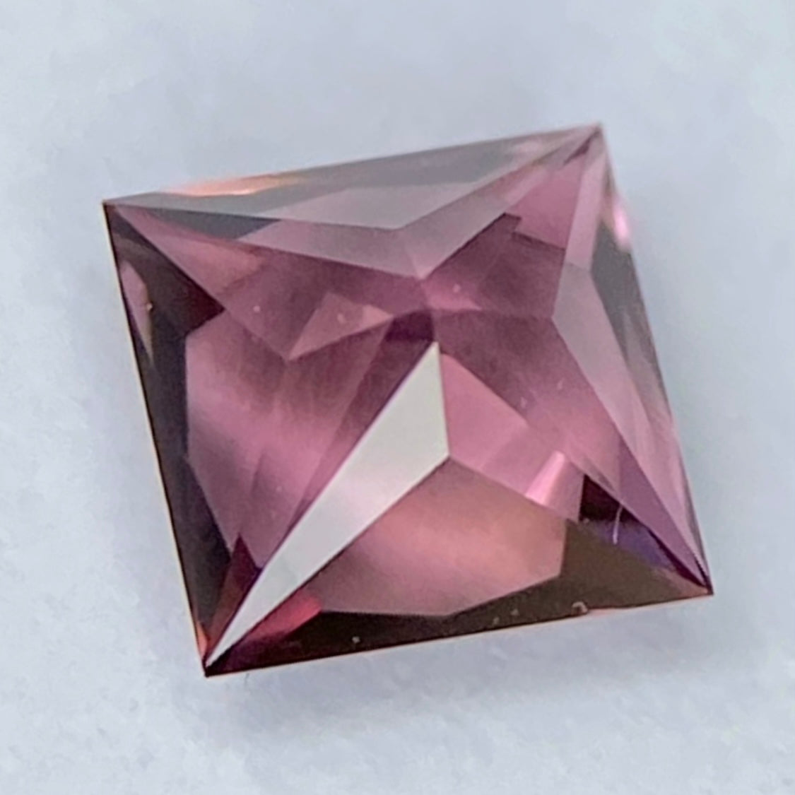 【Present campaign】Spinel 0.22ct / Vietnam