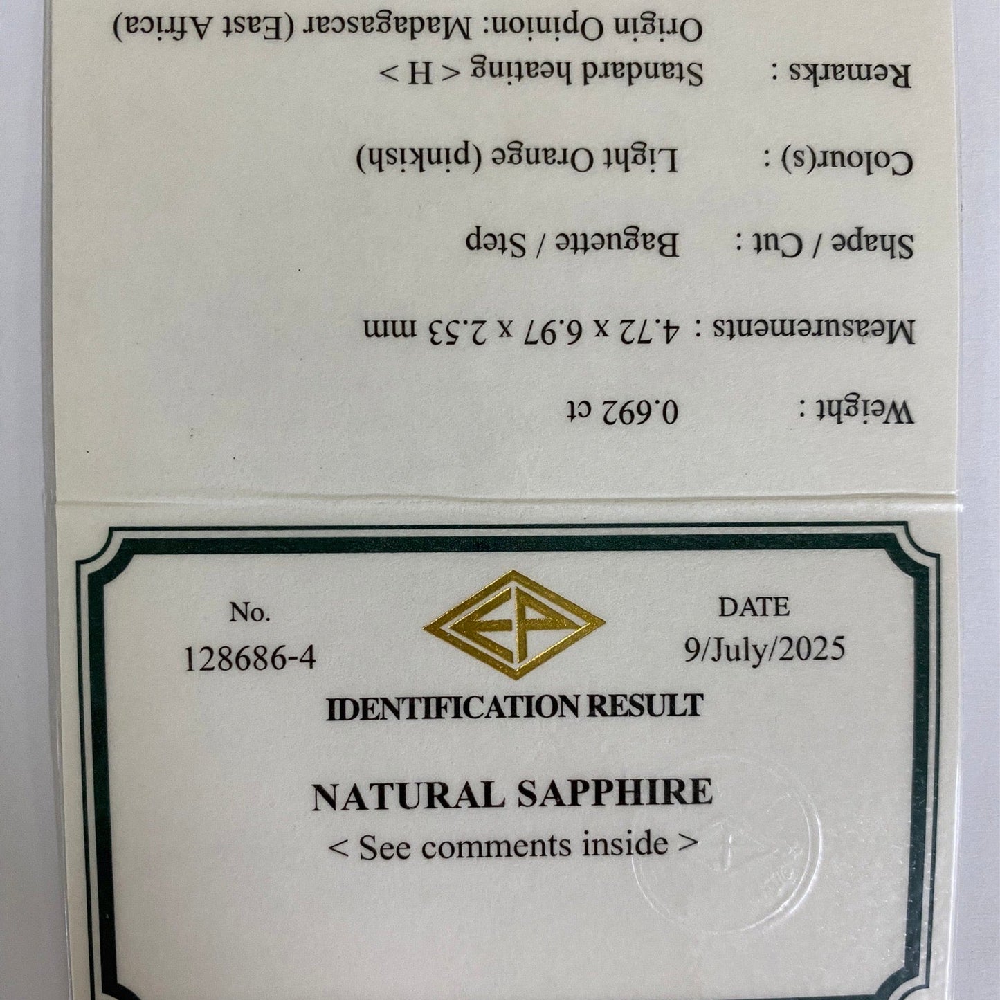 Padparadscha Sapphire 0.692ct / Madagascar