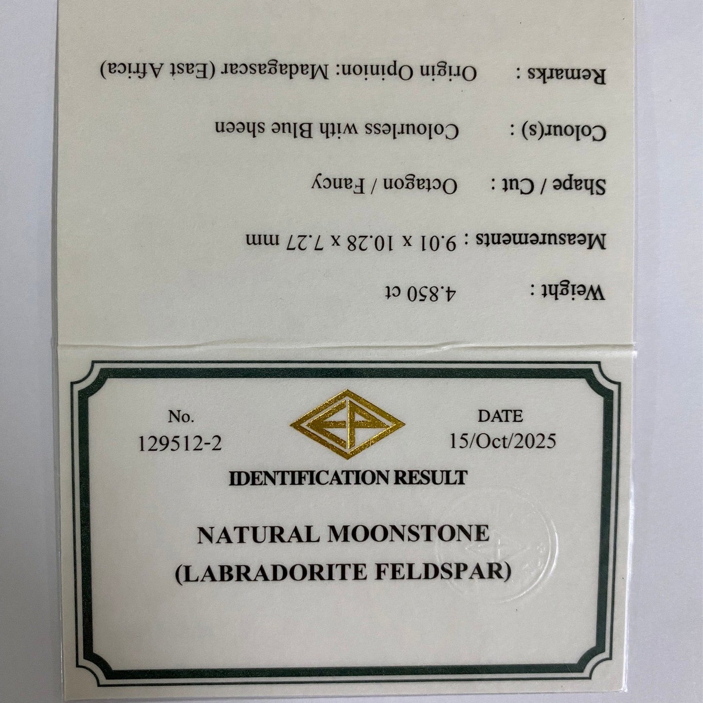 Rainbow Moonstone 4.850ct / Madagascar