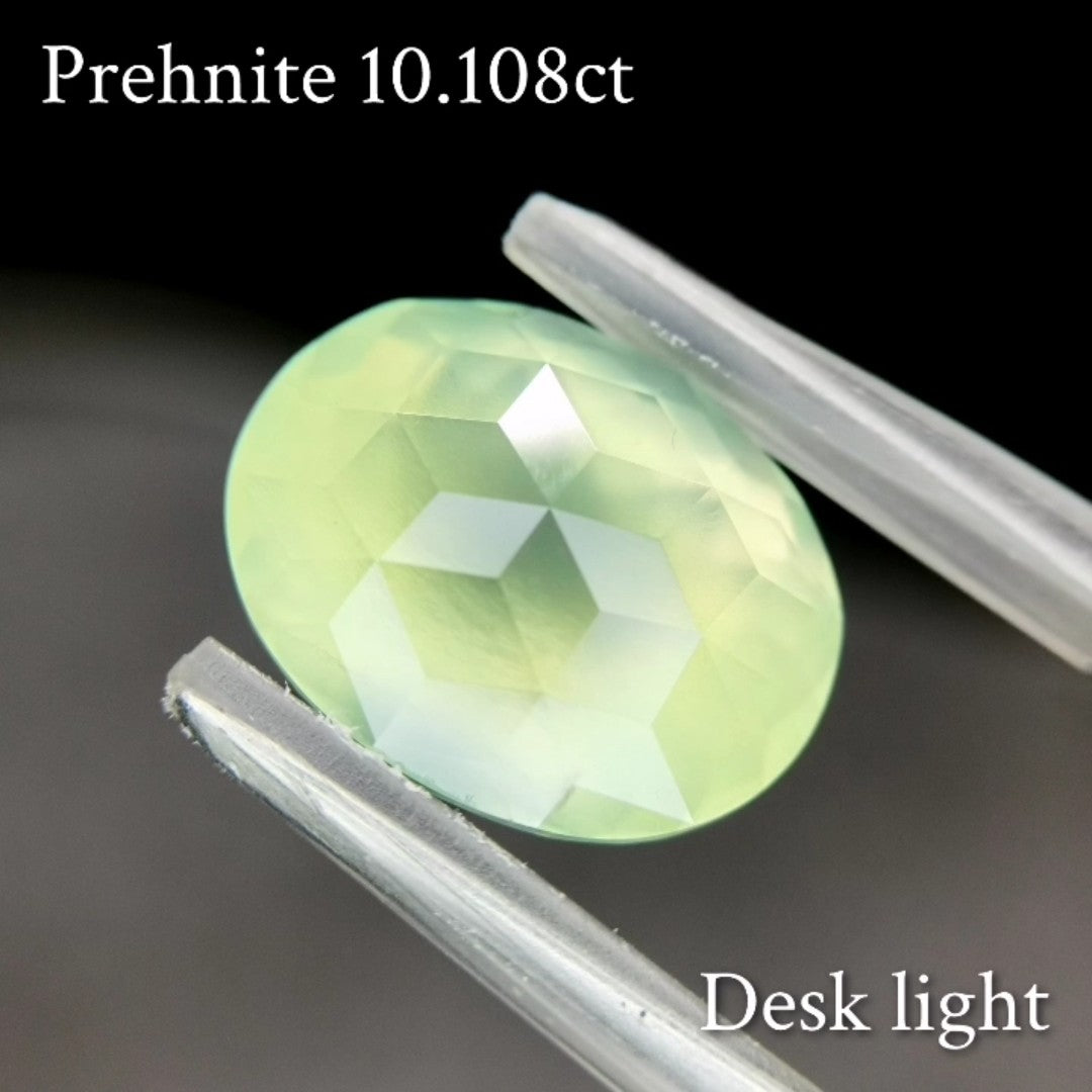 Prehnite 10.108ct / Australia
