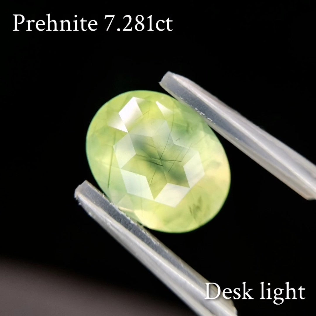 Prehnite 7.281ct / Australia
