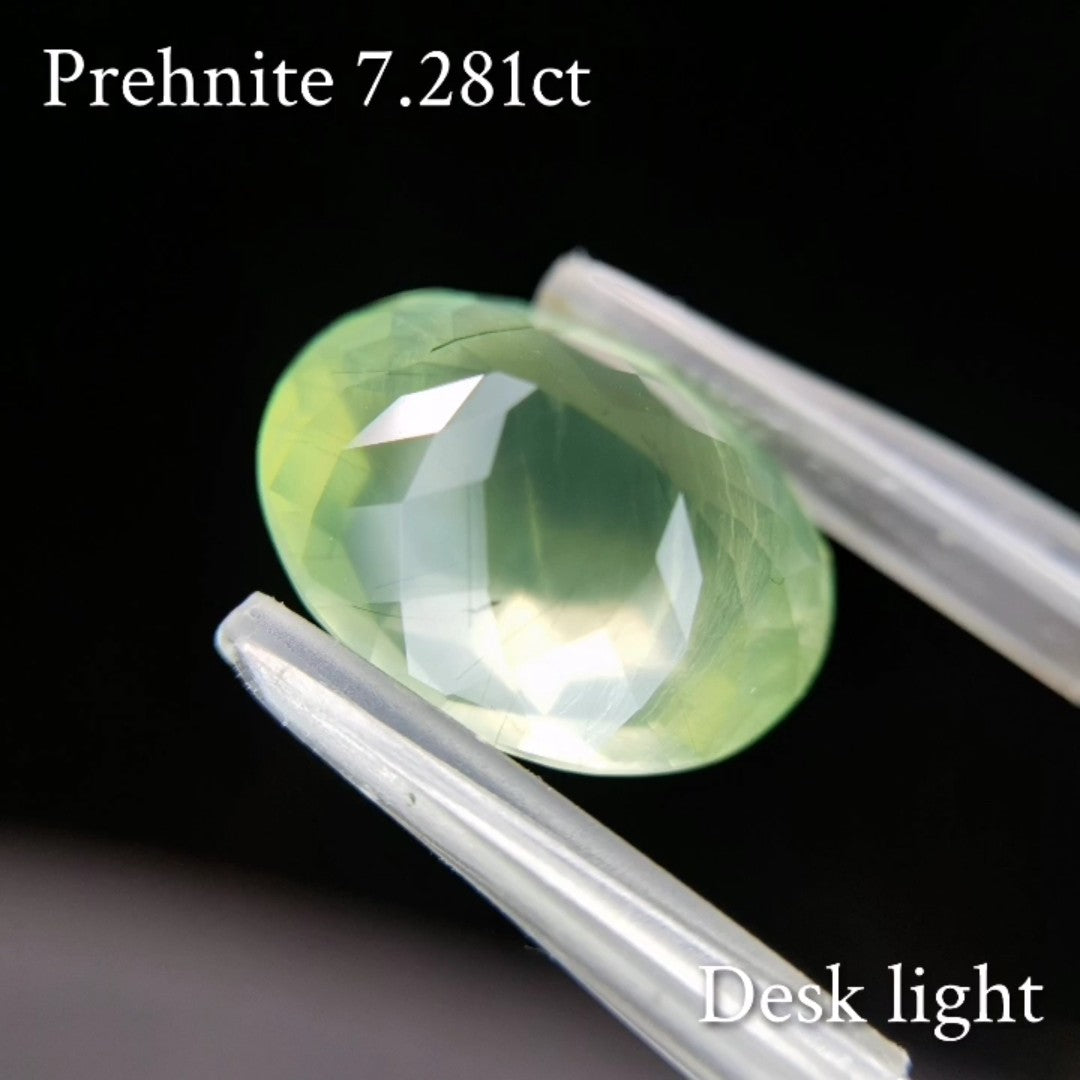 Prehnite 7.281ct / Australia