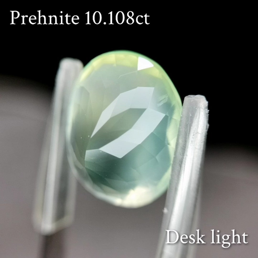 Prehnite 10.108ct / Australia