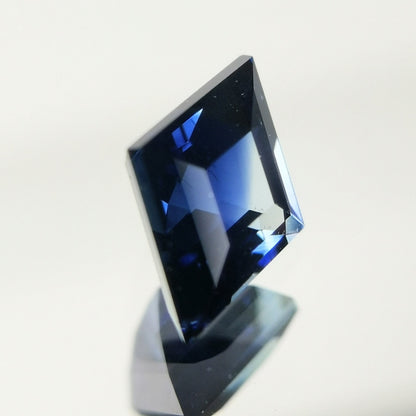 “Rhombus Cut” Burma Sapphire 0.492ct / Burma