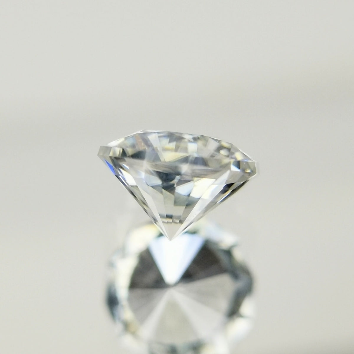 【Trial】Colorless Zircon 0.49ct / Cambodia