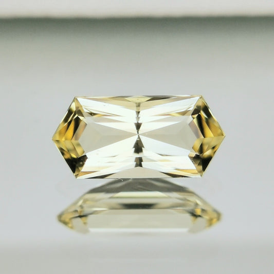 【Trial】Imperial Topaz 0.57ct / Brazil