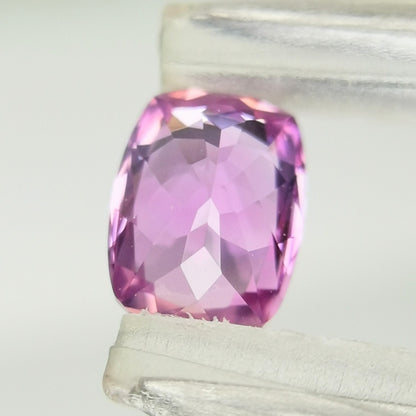 【Trial】“Pinkish Purple” Un-Heat Sapphire 0.384ct / Sri Lanka
