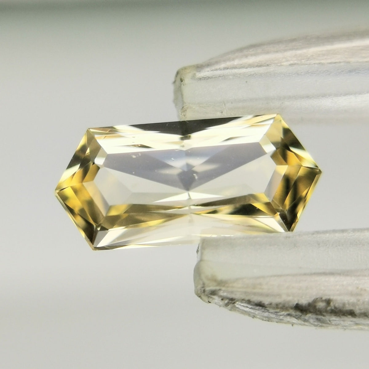 【Trial】Imperial Topaz 0.57ct / Brazil
