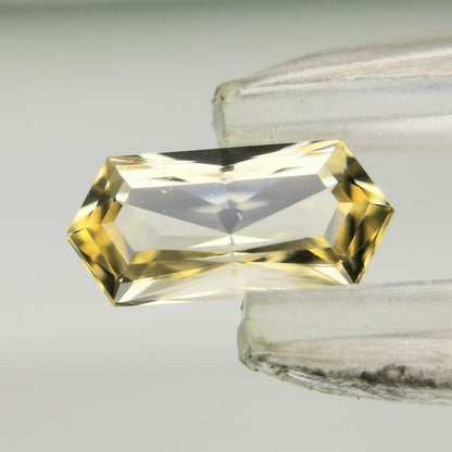 【Trial】Imperial Topaz 0.57ct / Brazil