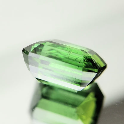 Green Tourmaline 1.661ct / Nigeria