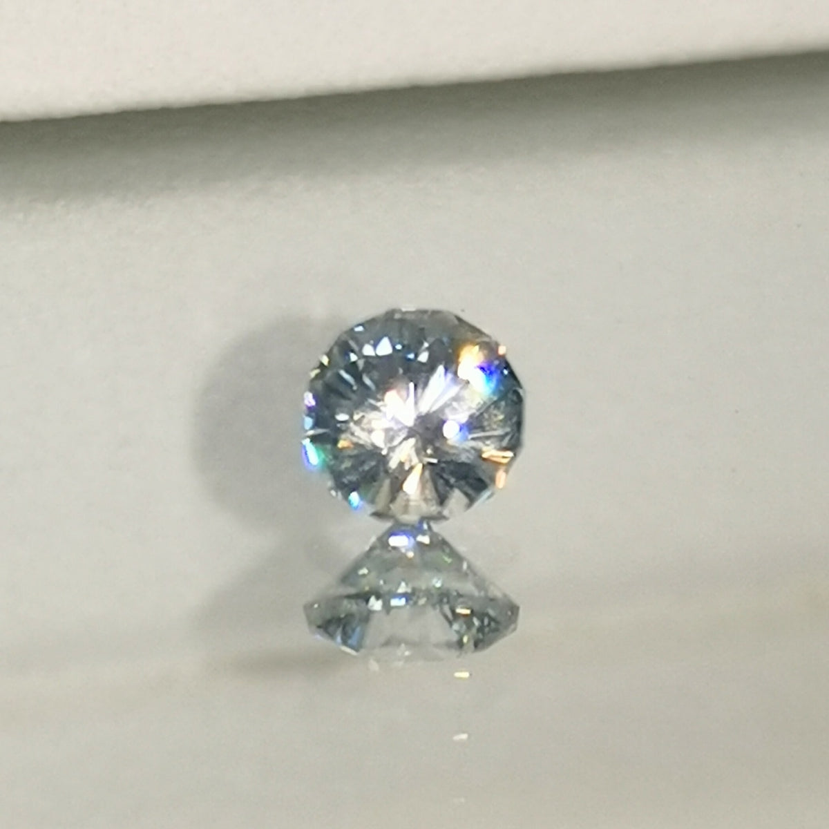 【Trial】Colorless Zircon 0.49ct / Cambodia