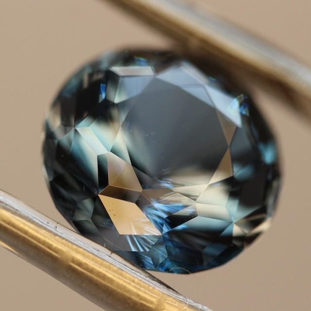 London Blue Topaz (cube-narikar cut) 7.82ct.