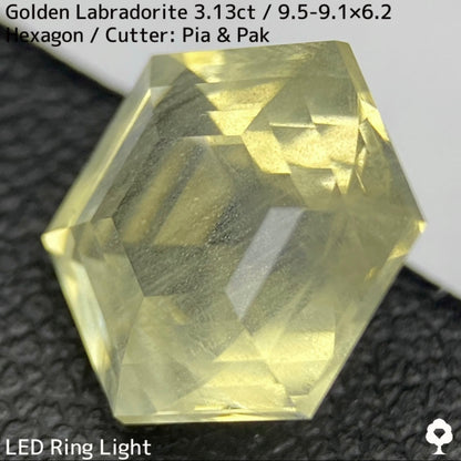 Golden Labradorite 3.13ct★A stone that seems to seal a sparkling sandstorm in a labyrinth★Includes rough stones from the same lot