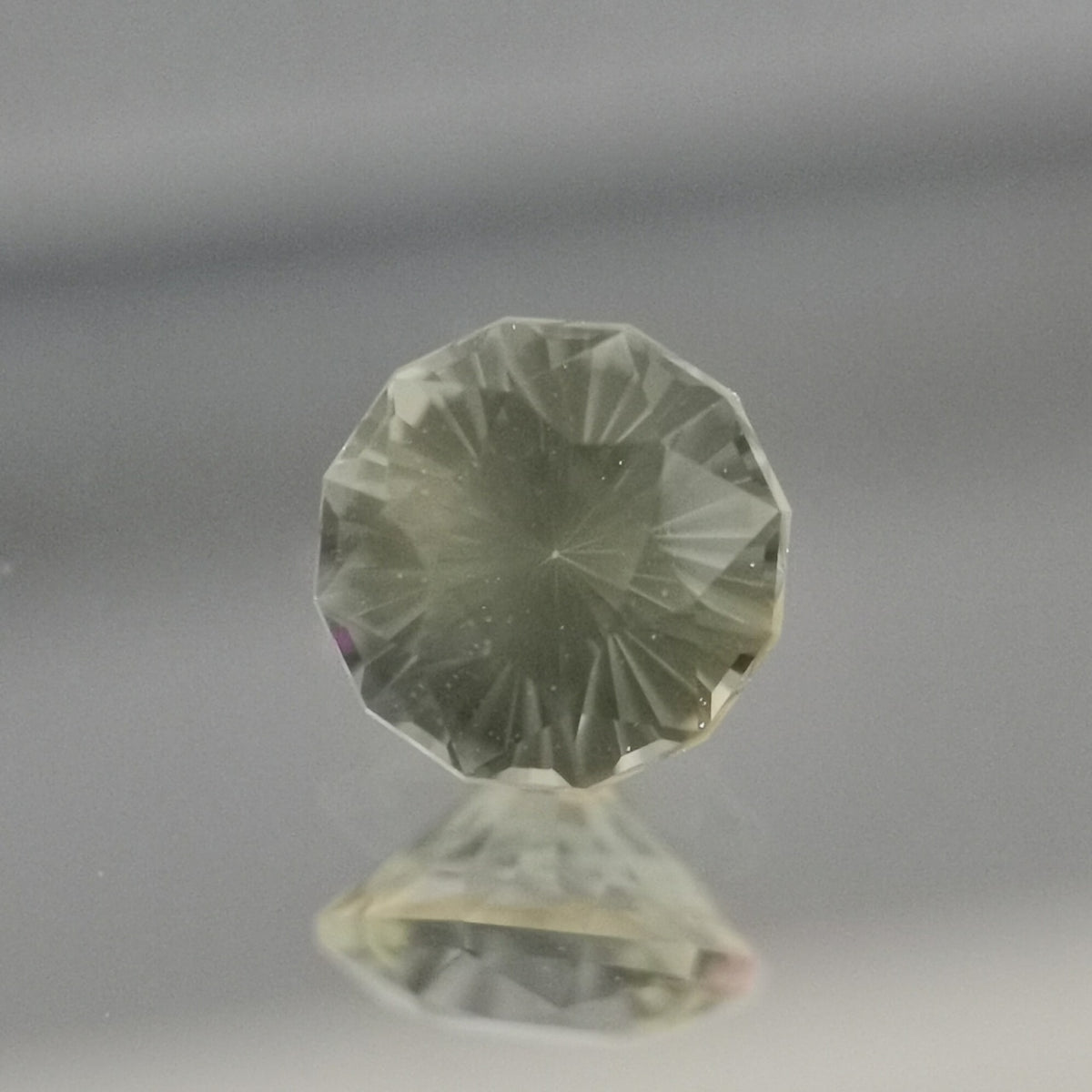 【Trial】Colorless Zircon 0.49ct / Cambodia