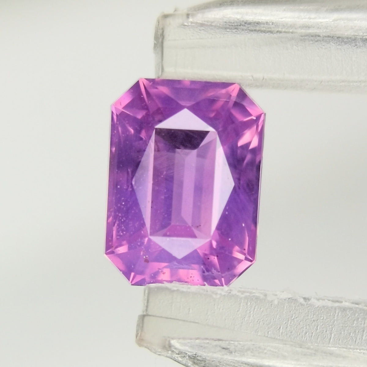 【Trial】“Pink Purple” Un-Heat Sapphire 0.414ct / Madagascar