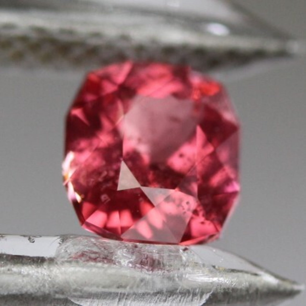 Spinel (Myanmar) 0.57ct.