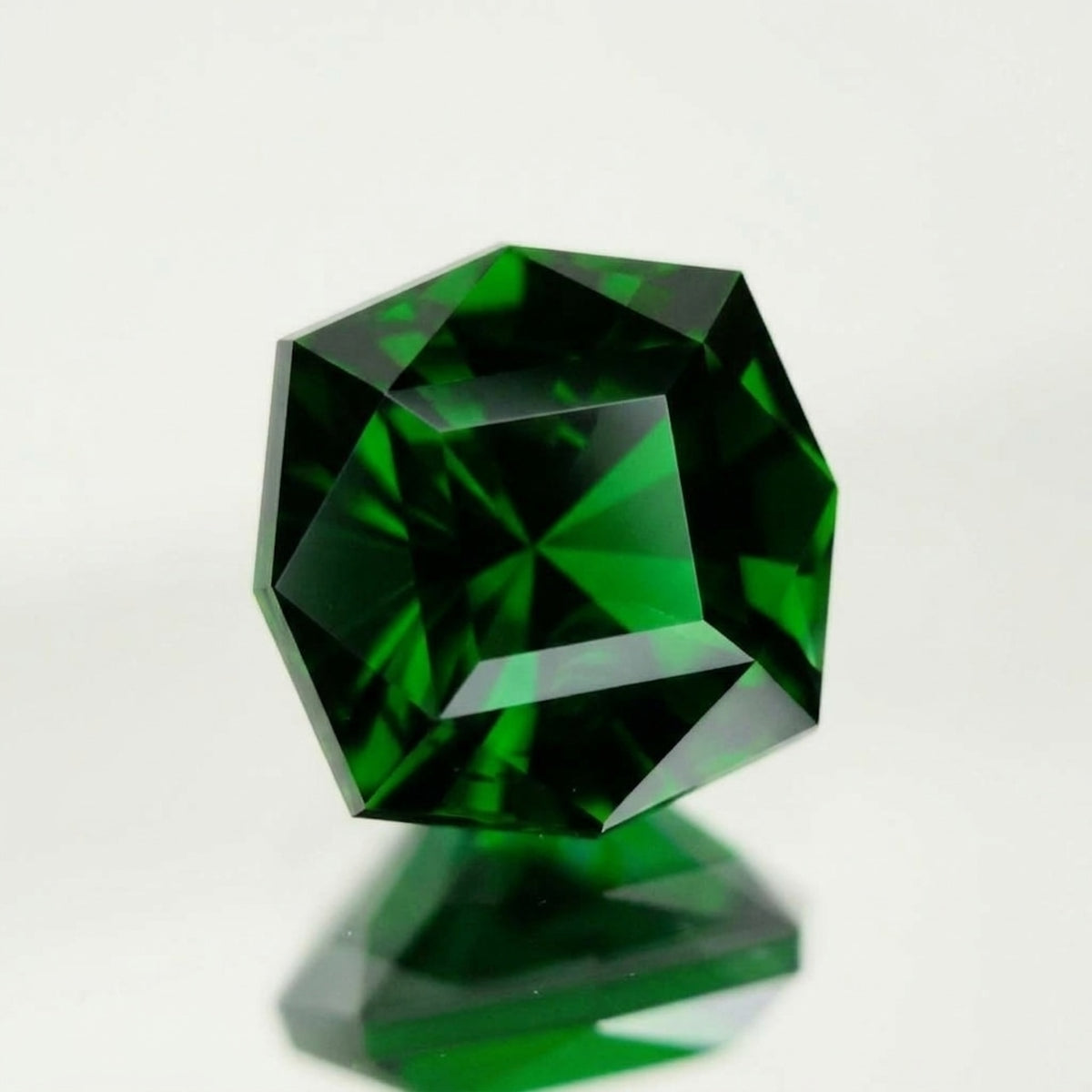 Chrome Tourmaline 0.770ct / Tanzania