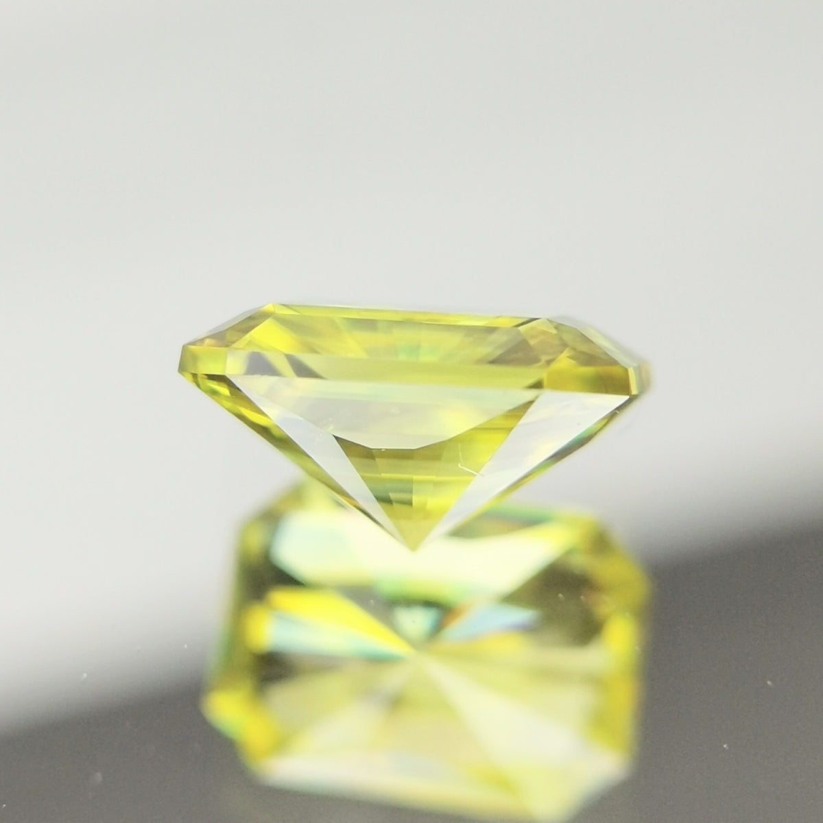 【Trial】Sphene 0.53ct / Madagascar
