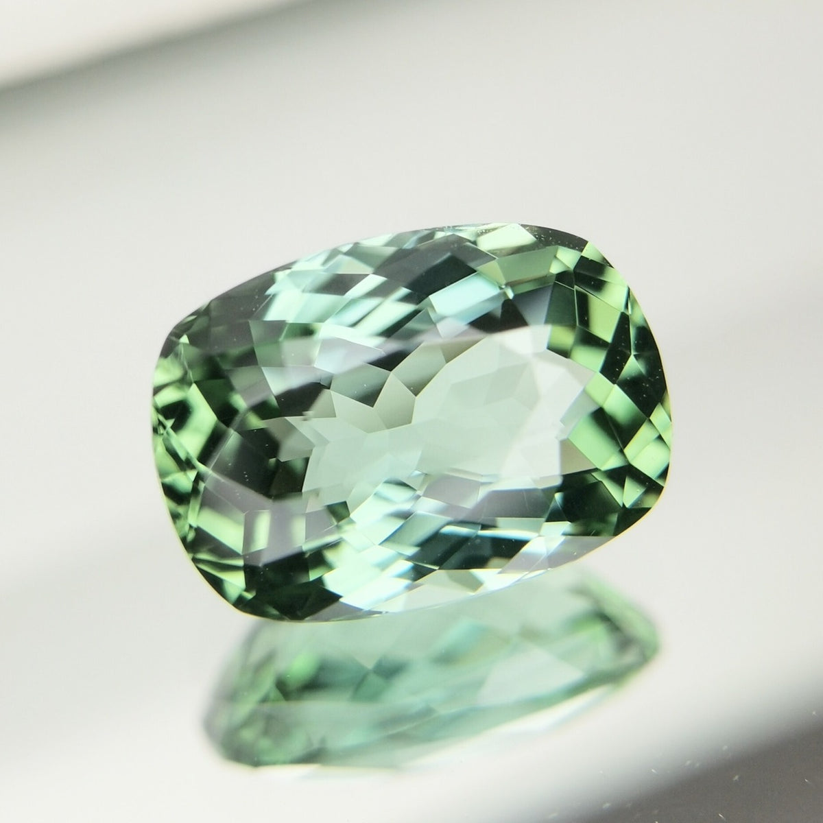 Green Tourmaline 2.217ct / Brazil