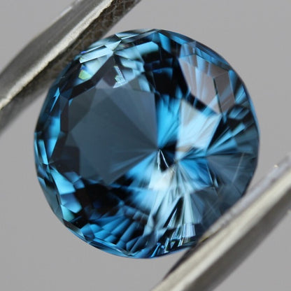 London Blue Topaz (cube-narikar cut) 7.82ct.