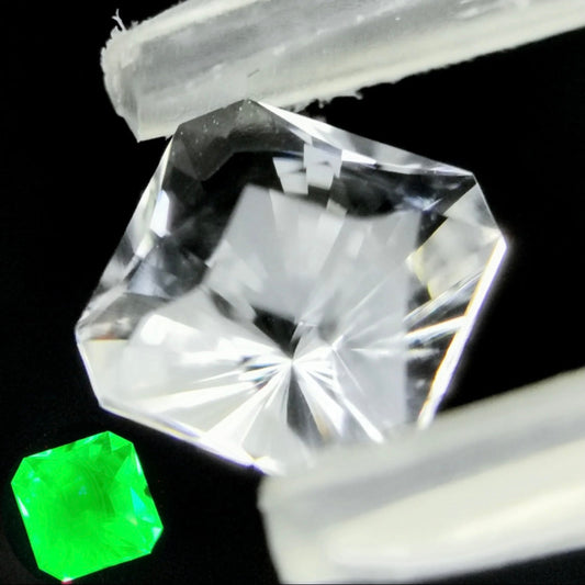 Hyalite 0.743ct / Hungary