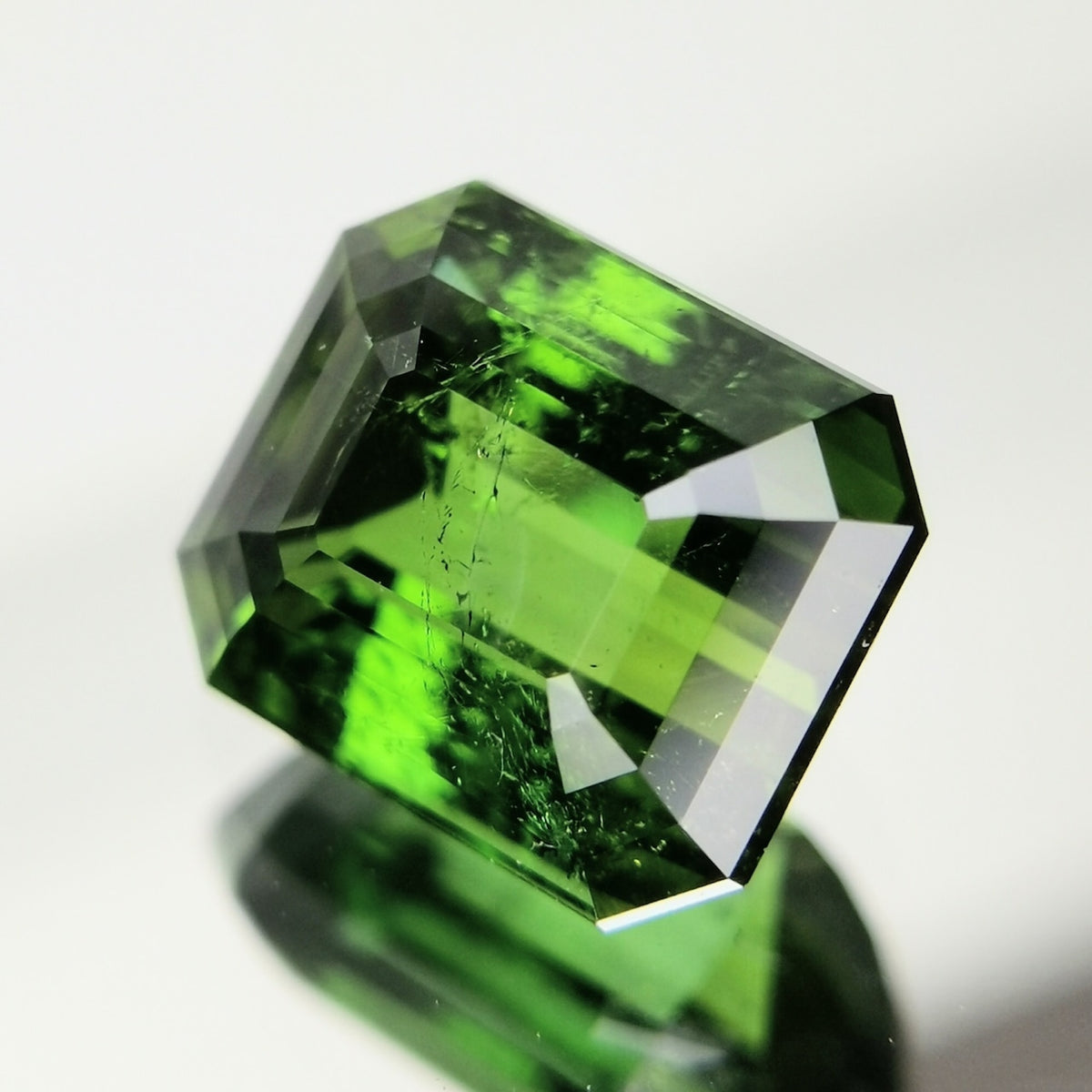 Green Tourmaline 1.661ct / Nigeria