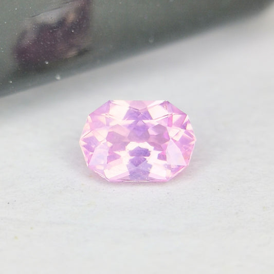 【Trial】“Light Silky Pink” Un-Heat Sapphire 0.343ct / Vietnam
