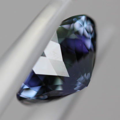 秘蔵の逸品★非加熱タンザナイト（Cube Cut）2.974ct.