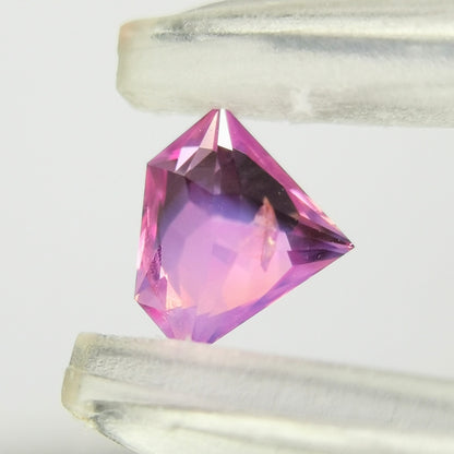【Trial】“Gem Shape” Un-Heat Sapphire 0.254ct / Vietnam