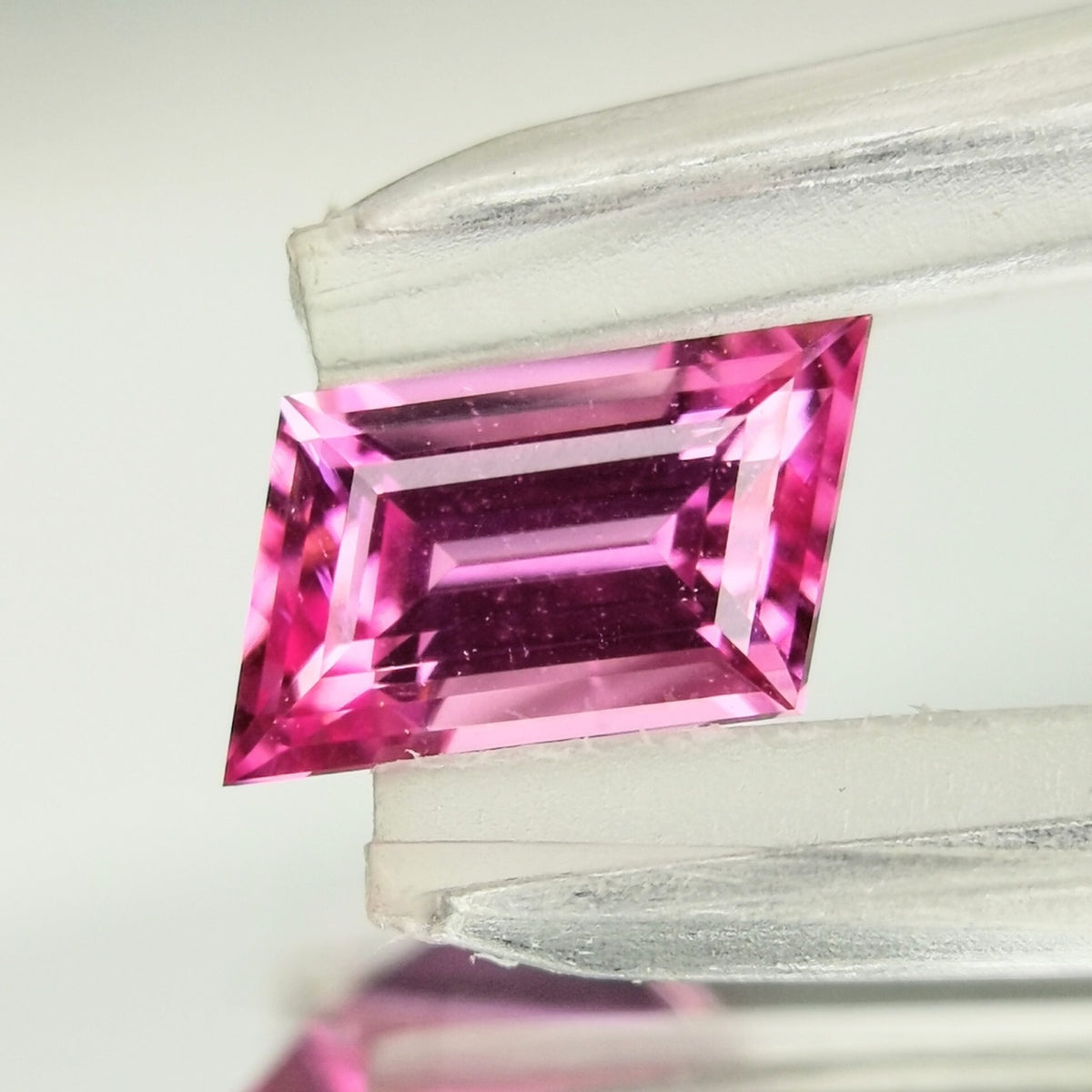 Neon Pink Spinel 0.449ct / Tanzania