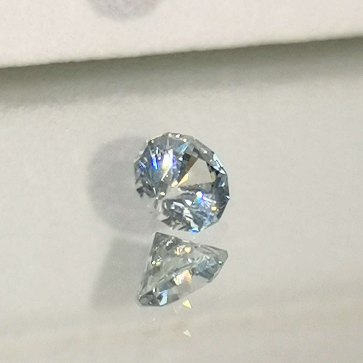 【Trial】Colorless Zircon 0.49ct / Cambodia