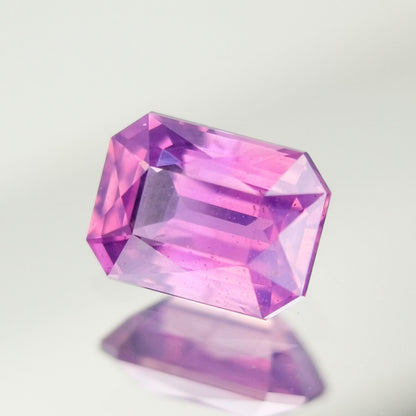 【Trial】“Pink Purple” Un-Heat Sapphire 0.414ct / Madagascar
