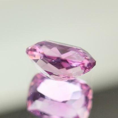 【Trial】“Pinkish Purple” Un-Heat Sapphire 0.384ct / Sri Lanka