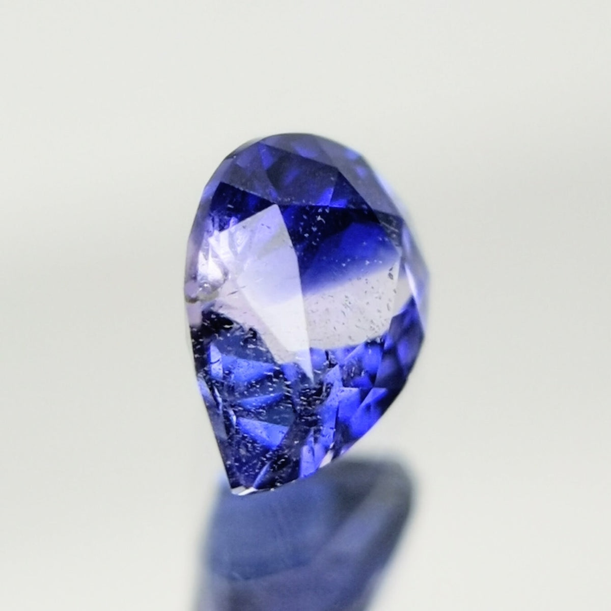 【Trial】Un-Heat Parti-Color Sapphire 0.169ct / Vietnam