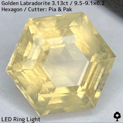 Golden Labradorite 3.13ct★A stone that seems to seal a sparkling sandstorm in a labyrinth★Includes rough stones from the same lot