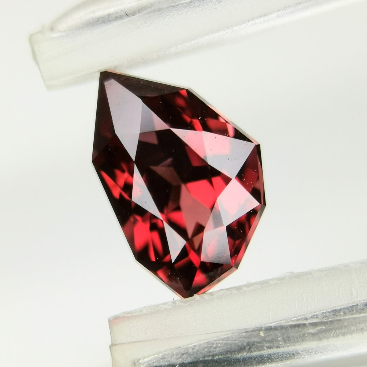 Reddish Orange Spinel 0.636ct / Burma