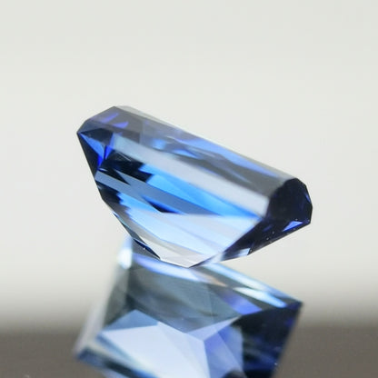 “Ayatori Cut” Un-Heat Sapphire 0.462ct / Vietnam