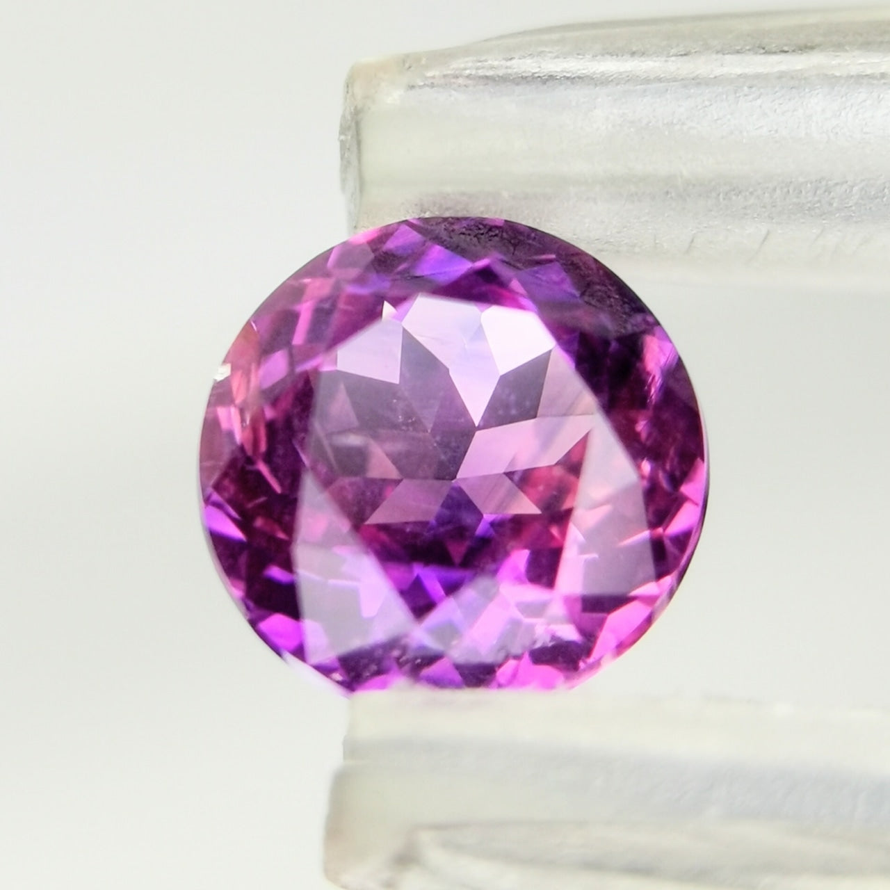 【Trial】“Purple Pink” Un-Heat Sapphire 0.392ct / Vietnam