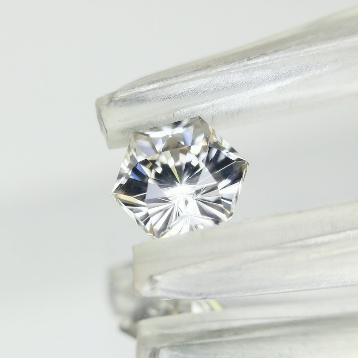 【Trial】“Snowflake” Colorless Zircon 0.38ct / Cambodia