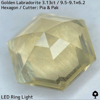 Golden Labradorite 3.13ct★A stone that seems to seal a sparkling sandstorm in a labyrinth★Includes rough stones from the same lot