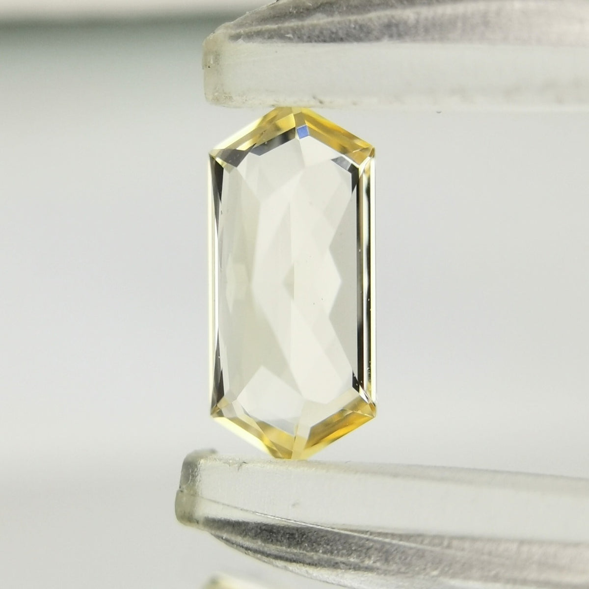 【Trial】Imperial Topaz 0.57ct / Brazil