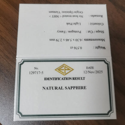 【Trial】“Gem Shape” Un-Heat Sapphire 0.576ct / Vietnam