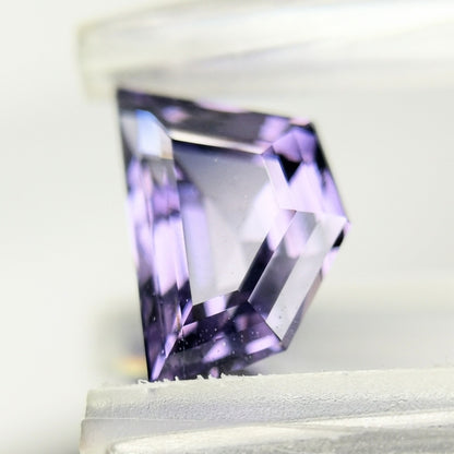 Violet Spinel 0.872ct / Madagascar