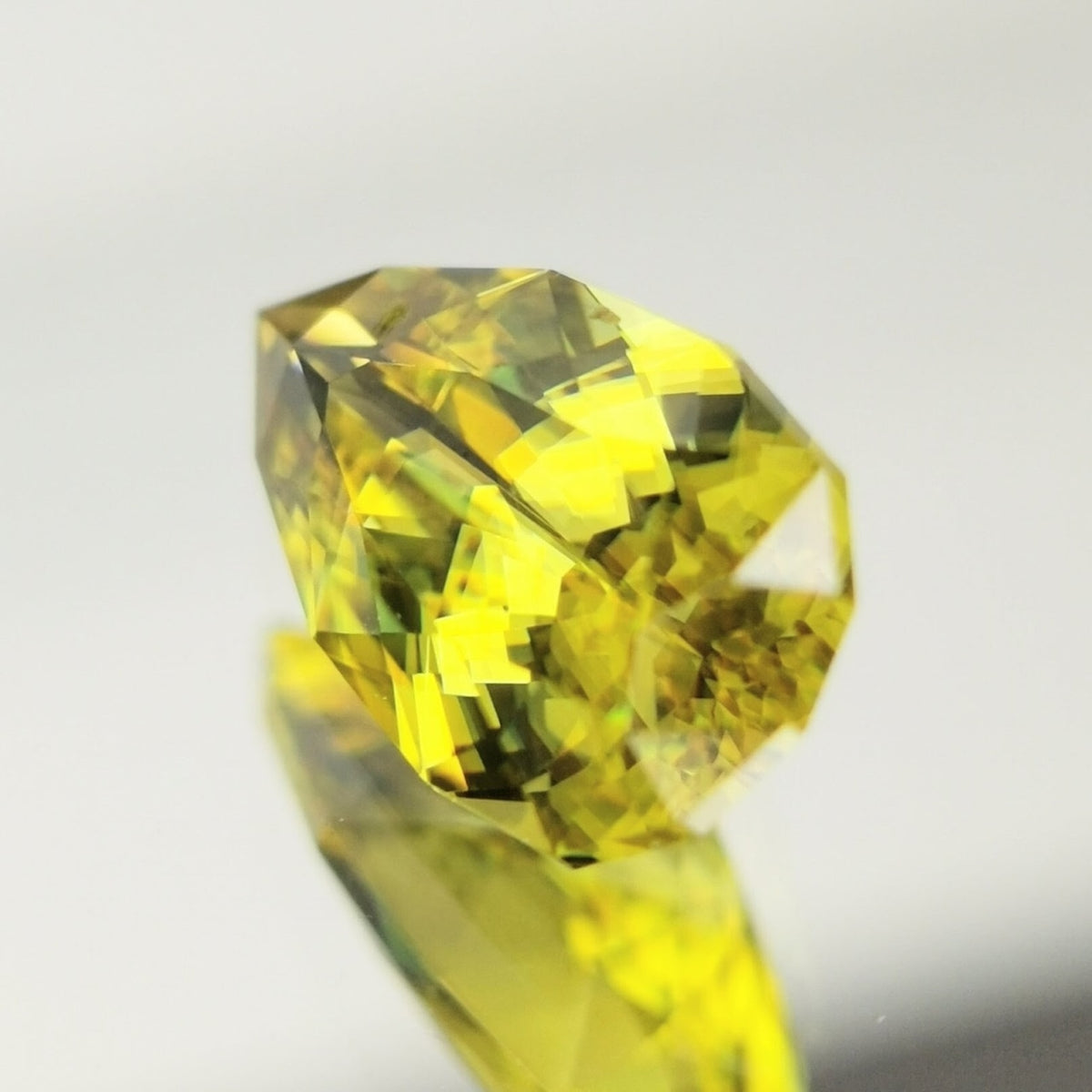 【Trial】Sphene 0.59ct / Madagascar