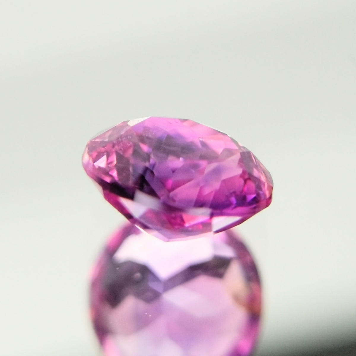 【Trial】“Purple Pink” Un-Heat Sapphire 0.392ct / Vietnam