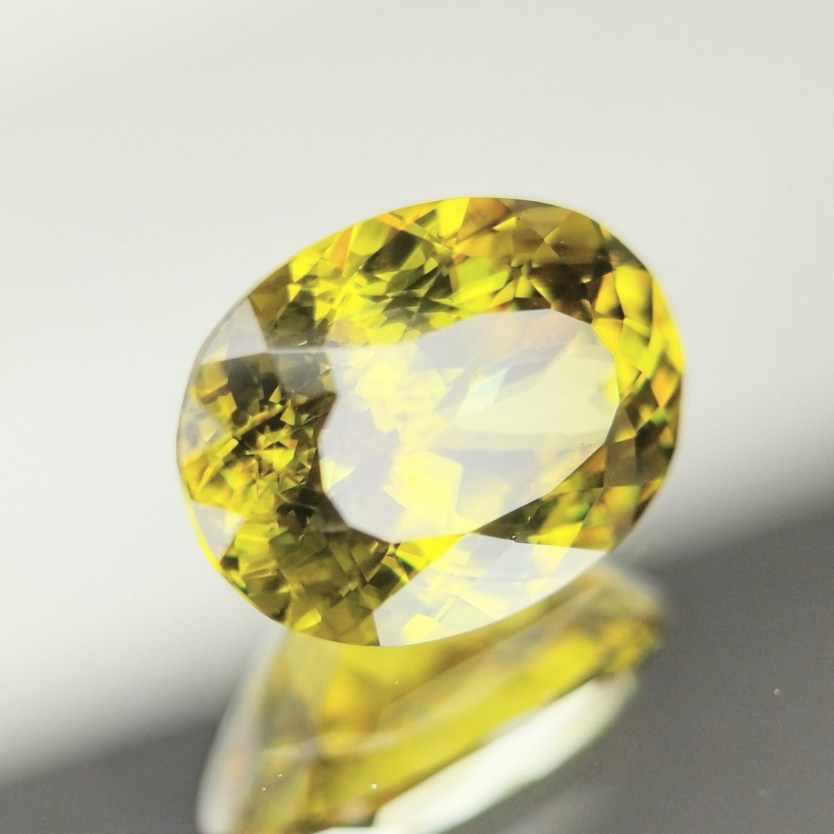 【Trial】Sphene 0.774ct / Madagascar