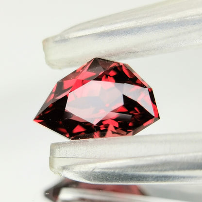 Reddish Orange Spinel 0.636ct / Burma