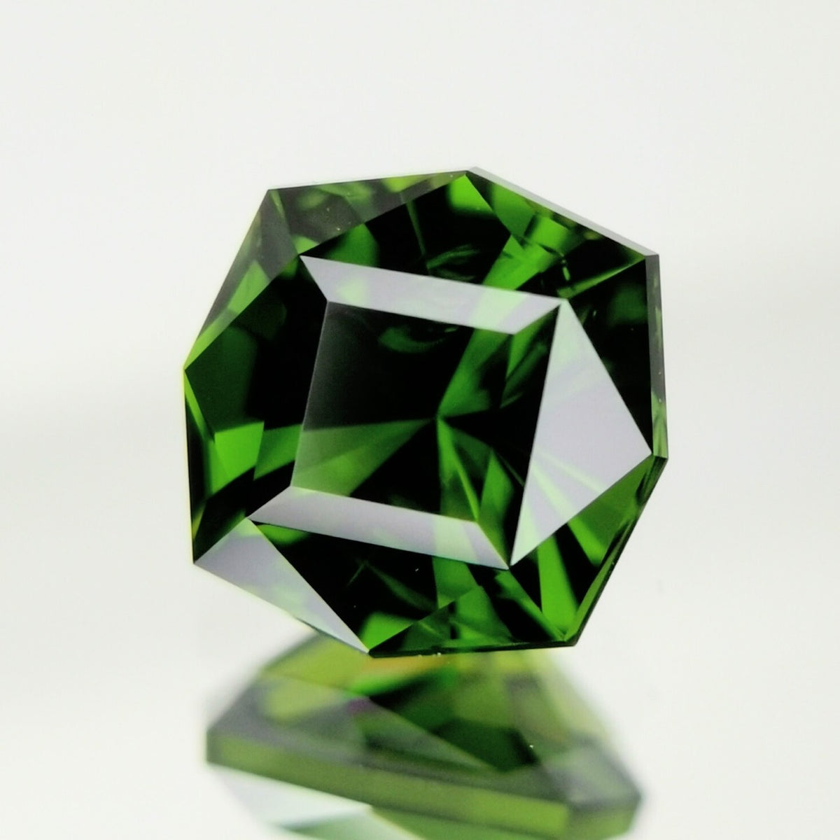 Chrome Tourmaline 0.770ct / Tanzania