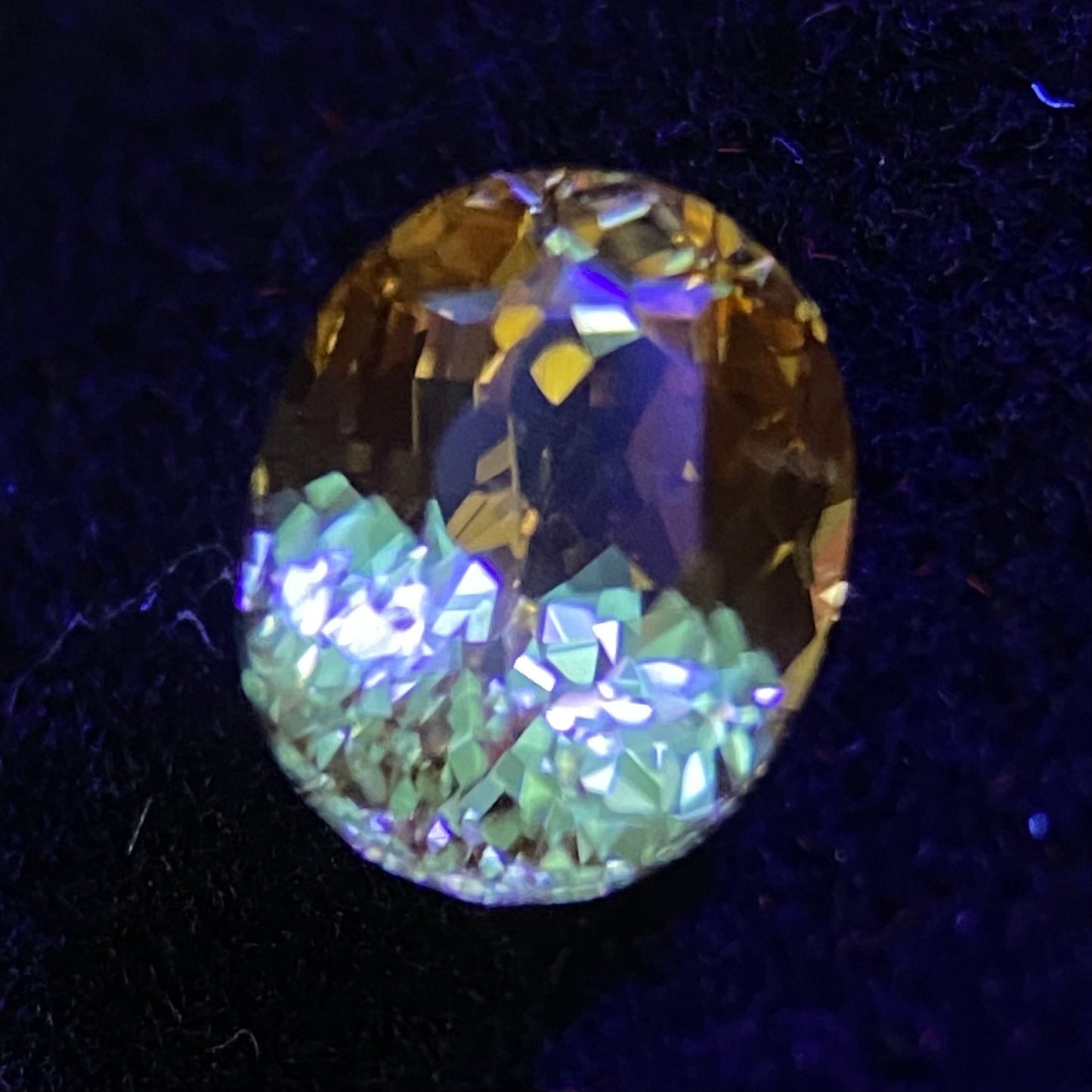 Un-Heat Yellow Sapphire 1.080ct / Kanchanaburi