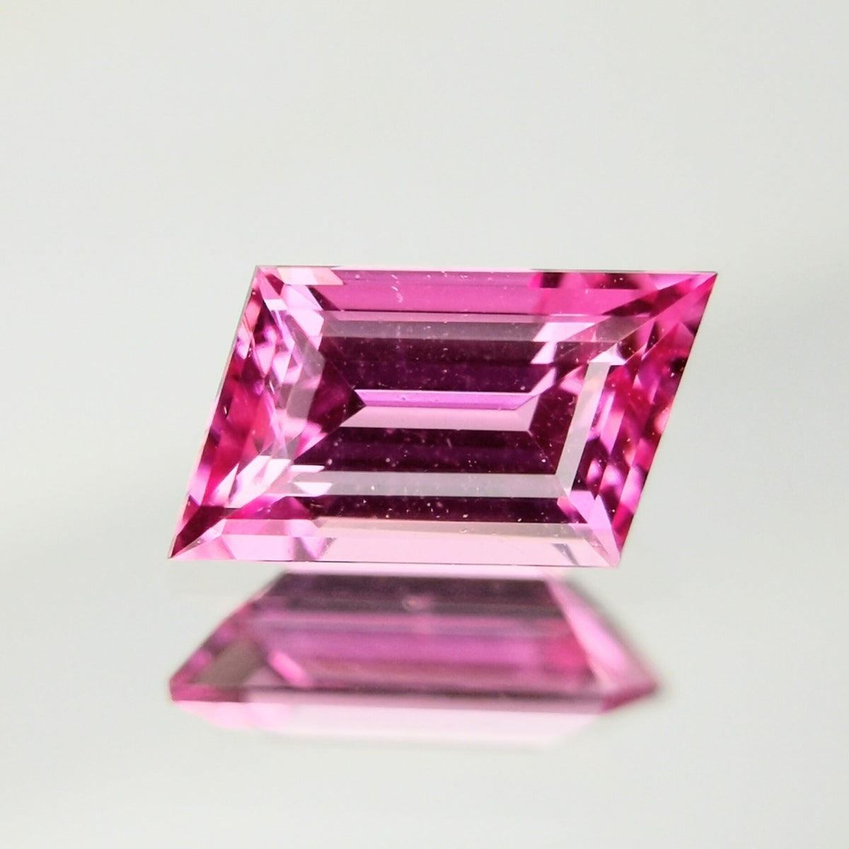 Neon Pink Spinel 0.449ct / Tanzania